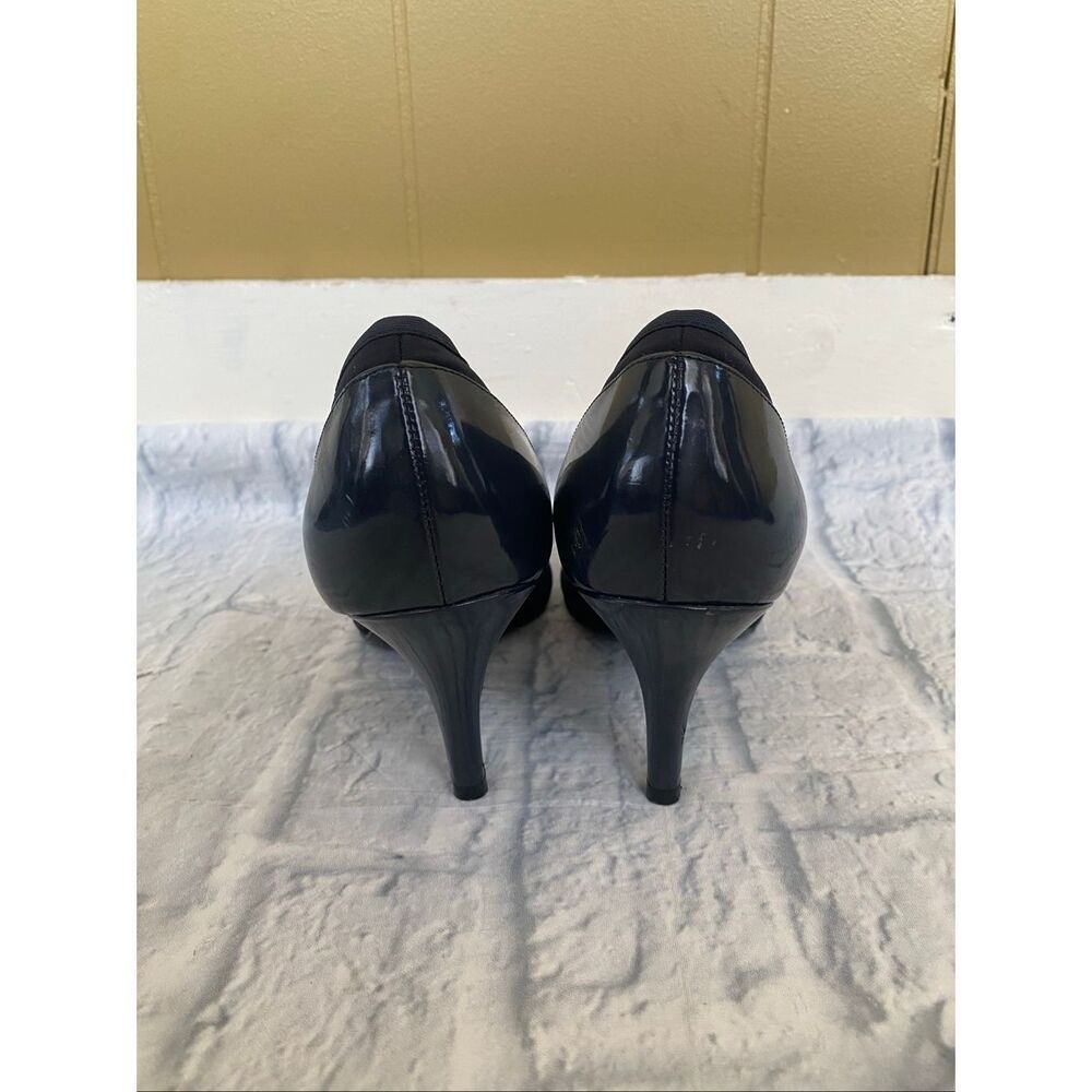 Ellen Tracy women 8.5 Barton suede w/leather toes and heel navy blue - Picture 4 of 7
